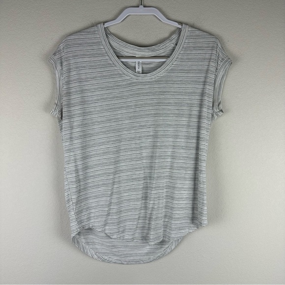Athleta White Gray Striped Cloudlight Stratus Athleisure Athletic Shirt Small - Picture 1 of 4